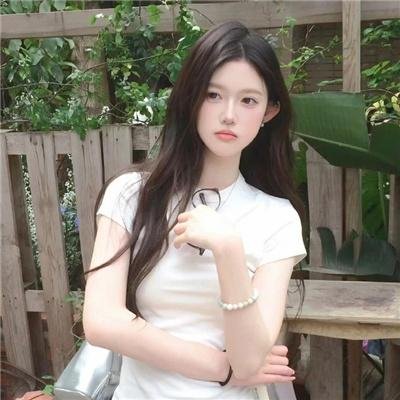 拥抱星星的月亮